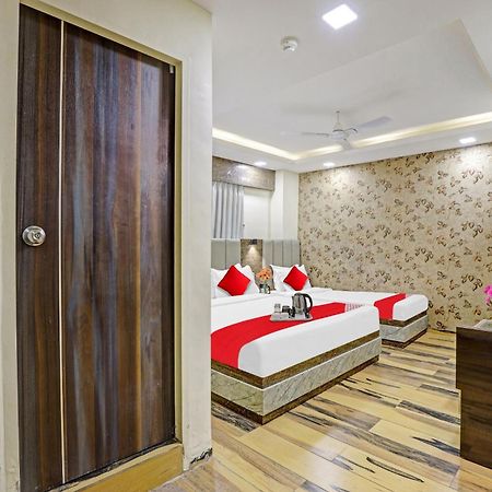 Collection O Hotel Raj Palace Vadodara Dış mekan fotoğraf