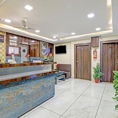 Collection O Hotel Raj Palace Vadodara Dış mekan fotoğraf