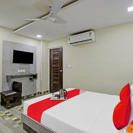 Collection O Hotel Raj Palace Vadodara Dış mekan fotoğraf