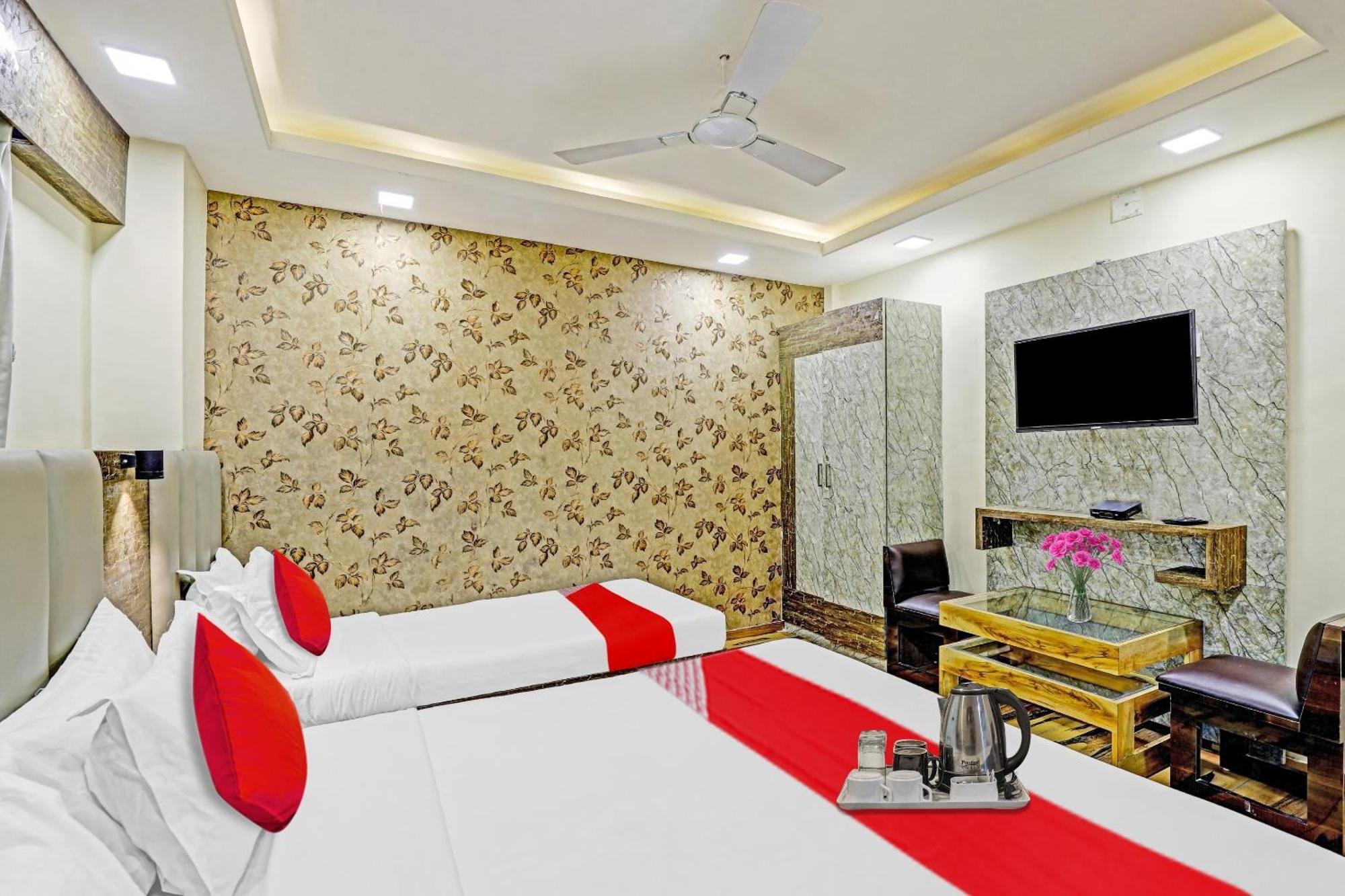 Collection O Hotel Raj Palace Vadodara Dış mekan fotoğraf