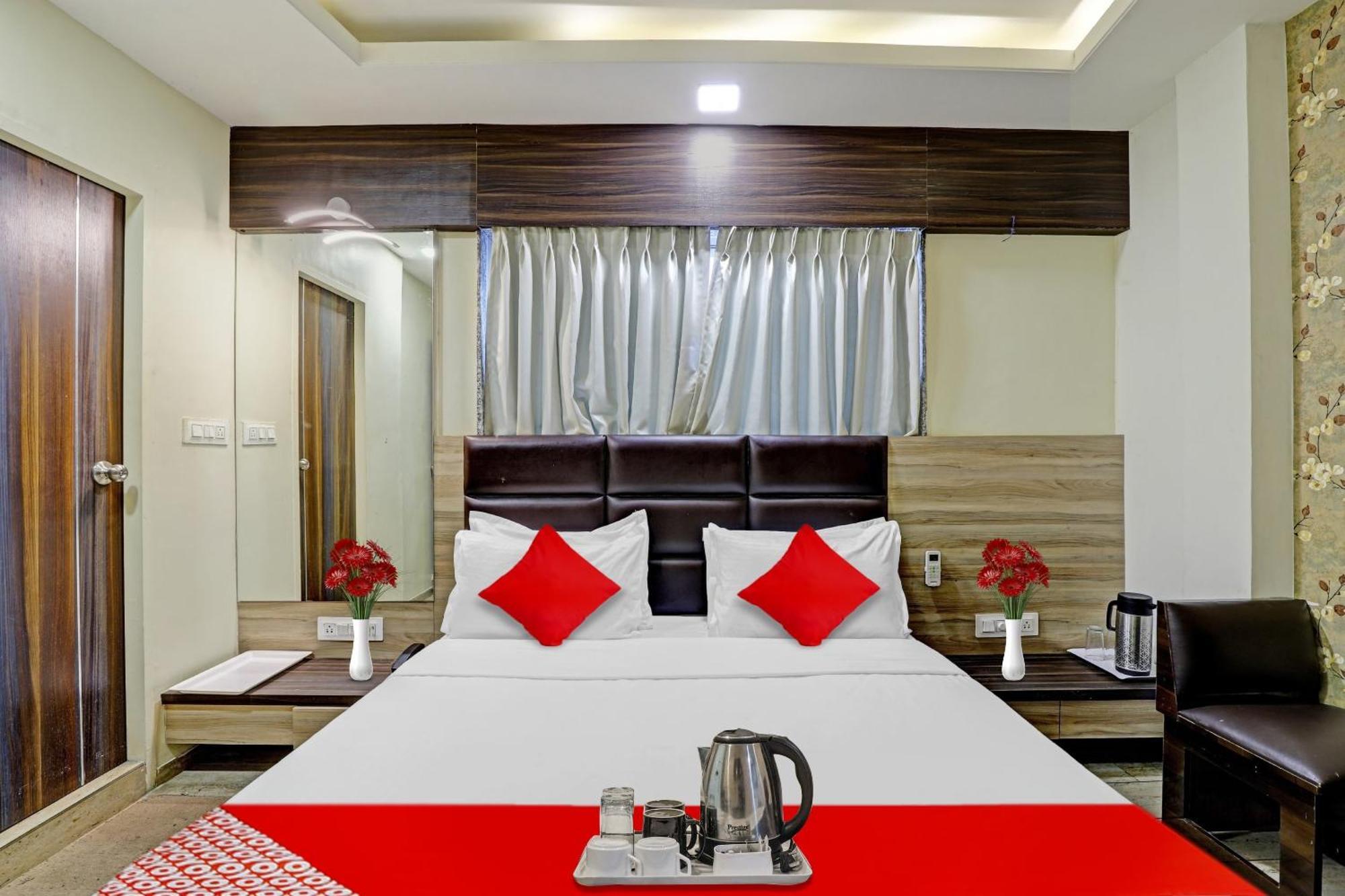 Collection O Hotel Raj Palace Vadodara Dış mekan fotoğraf
