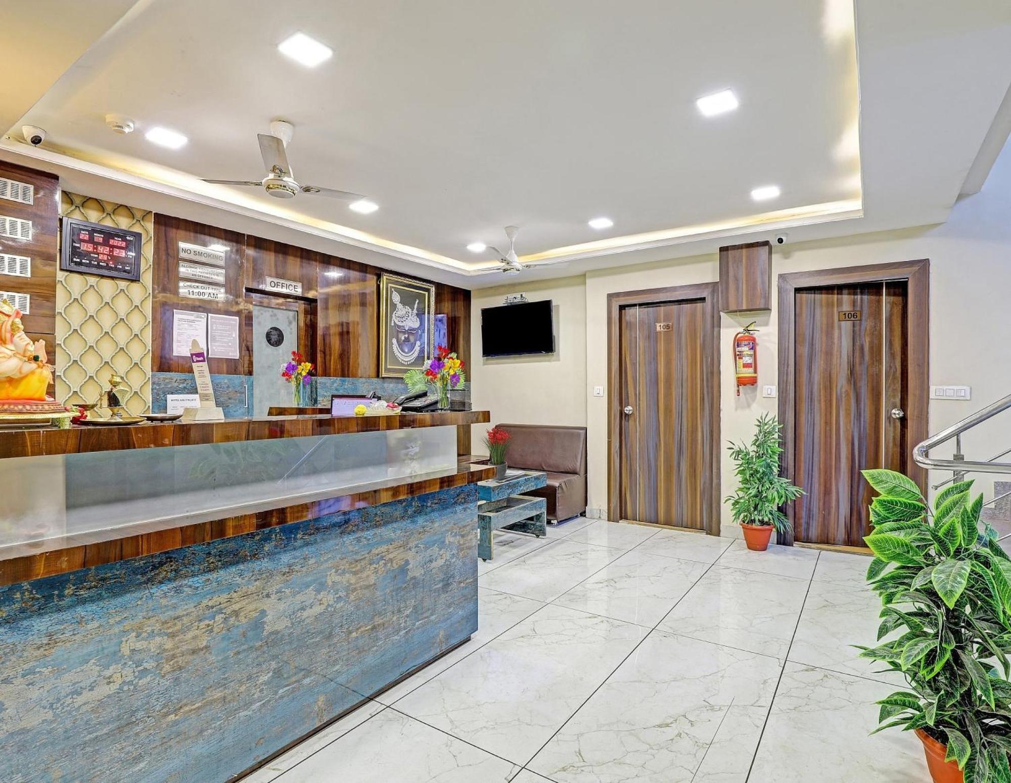 Collection O Hotel Raj Palace Vadodara Dış mekan fotoğraf