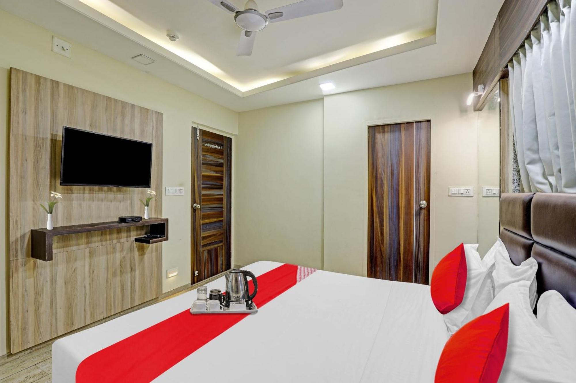Collection O Hotel Raj Palace Vadodara Dış mekan fotoğraf