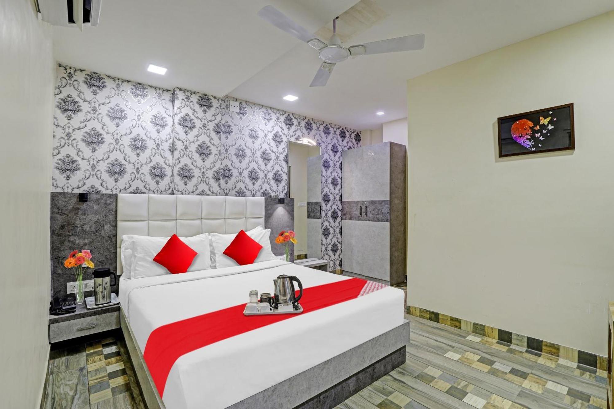 Collection O Hotel Raj Palace Vadodara Dış mekan fotoğraf